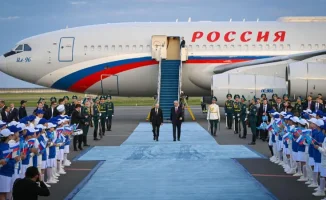 Токаев встретил Путина в Астане: дружеский прием в аэропорту