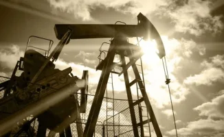 Казахстан ограничивает нефтяные поставки в условиях европейских кризисов
