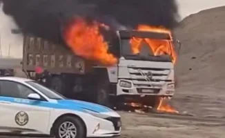 Грузовик загорелся на трассе Атырау – Доссор: причины и последствия
