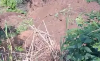 В Алматы в предгорном районе вновь сошел оползень. Дожди не стали причиной происшествия, как подтвердили в городском ДЧС. В сети появилось видео, запечатлевшее момент оползня.