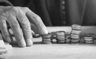 Пенсия на 21 миллиард тенге: выплаты умершим и уход миллиардов из пенсионного фонда Казахстана