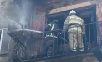 Пожар в Атырау: 16 человек эвакуированы из горящего жилого дома