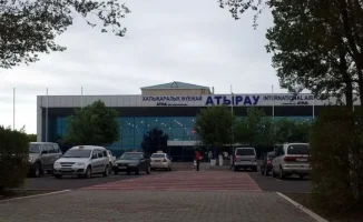 Туристы из России: затерянные в аэропорту Атырау, как птицы в клетке после атаки беспилотников