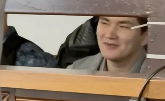 Судебное разбирательство по делу об убийстве семьи в Жангельдин: реакция Сарсемалиева на обвинения попала на видео