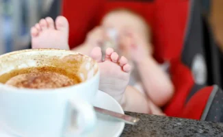 В Японии открываются необычные ночные кафе для родителей с маленькими детьми: помощь и поддержка в любое время суток