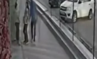 Атырау: мужчина ударил девушку по ягодицам и обвинил её в провокации