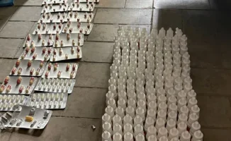 В Атырау полицейские задержали женщину, подозреваемую в незаконном хранении психотропных веществ. По информации Tengrinews.kz, у задержанной была обнаружена большая партия психотропных препаратов.