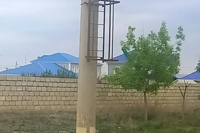 В селе Томарлы после жалоб жителей опасную вышку переделали Атырау