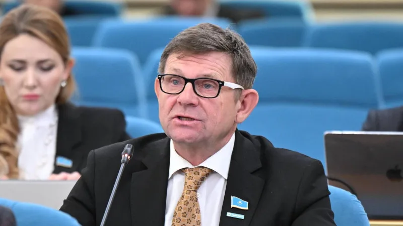 Пересмотр профессиональных праздников в Казахстане: отказ от отдельного посвящения памятным датам Атырау