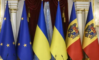 Европейский союз запускает официальные переговоры о вступлении с Украиной и Молдовой после снятия вето Венгрии, что открывает новые перспективы для интеграции этих стран в европейские структуры. Переговоры начнутся 15 июня, сообщает Tengrinews.kz со ссылк