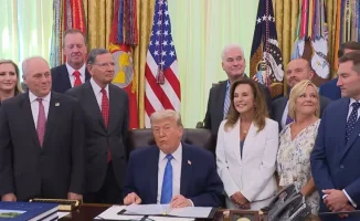 США отменяют удары по Ирану: Трамп анонсирует возможное подписание мирной сделки