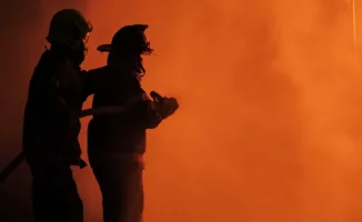 Пожар в парке развлечений Атырау: комната страха и карусель уничтожены, последствия для посетителей и безопасности на аттракционах