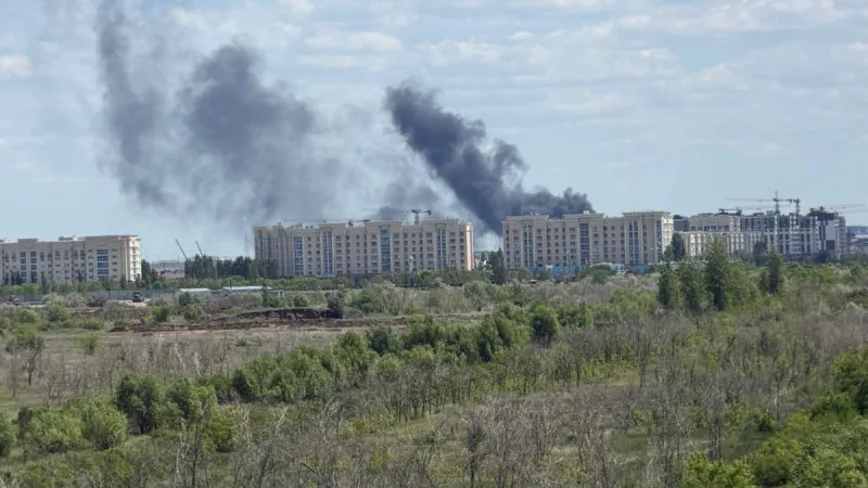 В Есильском районе Астаны разгорелся пожар: читатели прислали фотографии с клубами чёрного дыма Атырау