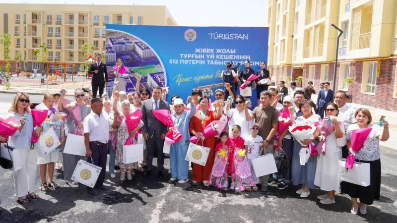 В Туркестане 512 семей получили новое жилье в День государственных символов, что позволило более 3 тысячам человек стать обладателями собственных квартир. Атырау