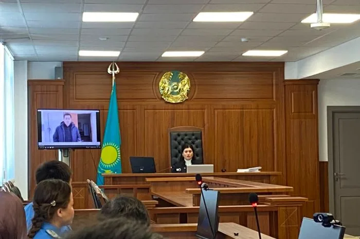 В Жангелдинском районе продолжается судебное разбирательство по делу о пропаже скота семьи. На заседании суда были представлены доказательства, указывающие на систематическое исчезновение бычков из хозяйства местных жителей. Свидетели подтвердили, что в п Атырау
