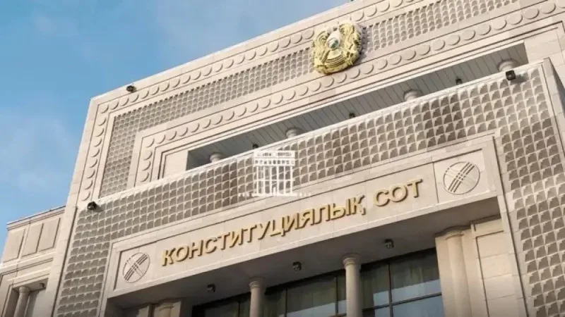 Конституционный суд Казахстана признал незаконным запрет на въезд бензиновых автомобилей на Шымбулак Атырау