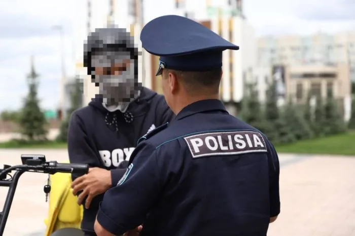 Наказание за ношение одежды, скрывающей лицо в Атырау: 150 человек подали в суд Атырау