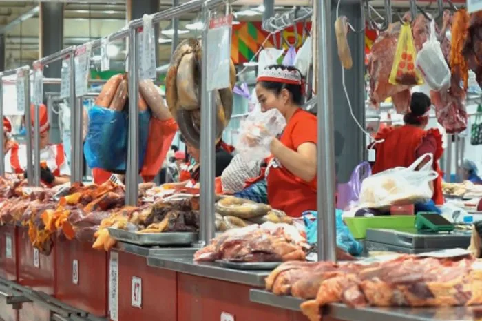Атырау: Десятка бизнесменов зажала цены на продукты! Атырау