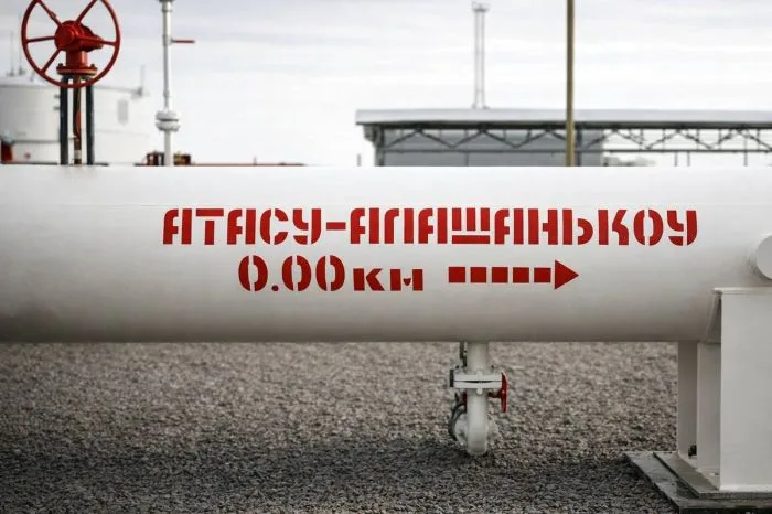 Казахстан: более 200 млн тонн нефти направлено в Китай за 20 лет Атырау