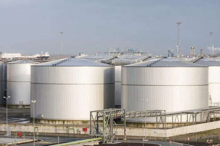 Отказ от строительства нефтехранилища в Атырау: как это повлияет на стабильность поставок и локальную экономику Атырау