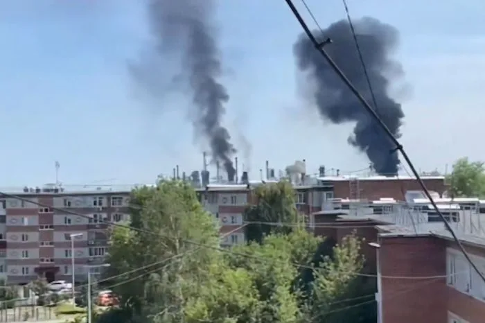 Russia's Oil Refinery Halts Operations Following Drone Attack, Reports Reuters Атырау