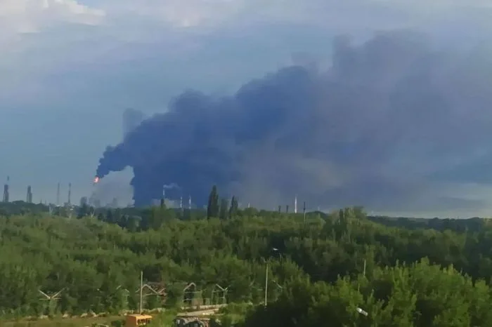 Russia's Major Oil Refinery Halts Processing Following Drone Attack Атырау