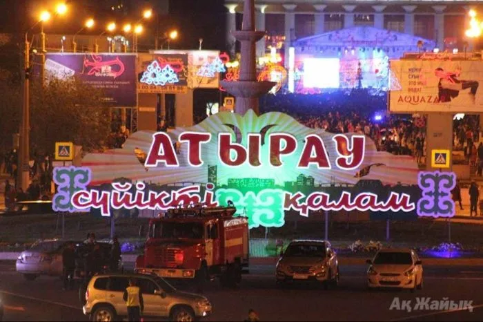 Атырау: В акимате ответили на вопросы жителей о разбитых могилах и проблемах с ртутью в Урале. Местные власти подтвердили наличие сероводородного запаха в районе. На встрече с населением обсуждались меры по улучшению экологической ситуации и предотвращени Атырау