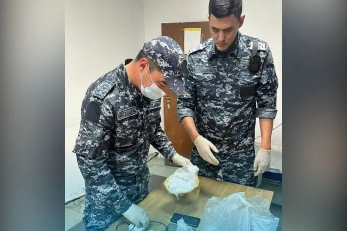 Попытка контрабанды телефонов в казахстанскую колонию: международный скандал в Атырауской области Атырау