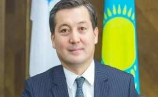Сериккали Брекешев возглавил ассоциацию KAZENERGY, что подчеркивает его важную роль в сфере энергетики Казахстана.