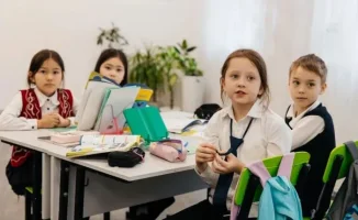 В Атырауской области родителям вернули тысячи заявлений в первые классы