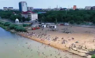 В Атырау торжественно открыт новый пляж «Малибу» — современное место для отдыха горожан и туристов. На открытии присутствовали местные власти, жители и гости города. Пляж оборудован всем необходимым для комфортного отдыха, включая зонты, шезлонги и зоны д