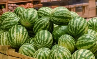 Арбузы с желтыми прожилками: вкусно, но опасно?