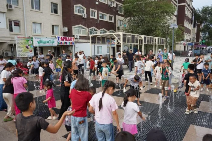 Кульсары: Новый Арбат с фонтаном как символ общественного пространства для общения и отдыха Атырау