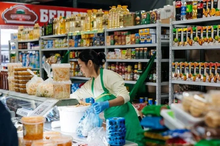 Международные магазины оштрафованы за наценку выше 15% и отсутствие ценников Атырау