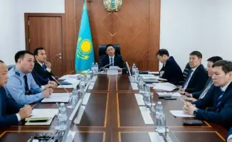 Акчулаков требует погашения долгов по зарплате в Атырауской области