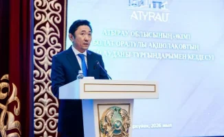 Недостроенные многоэтажки, дороги и нефтешламы: жители Исатайского района обсудили социальные проблемы с акимом