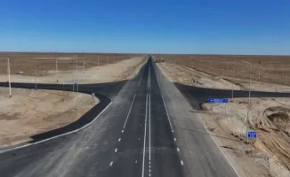 Трассу Атырау — Доссор переведут в первую техническую категорию, что позволит улучшить качество дорожного покрытия и повысить безопасность передвижения. Это решение станет важным шагом в развитии транспортной инфраструктуры региона.