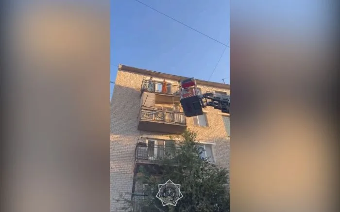 Пламя в небесах: пять жизней, спасенных из огненного объятия в Атырау Атырау