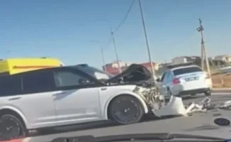 Столкновение автомобилей Li Auto и Tank произошло у Дренажного моста в Атырау: пострадавших нет, на месте работают службы экстренной помощи.