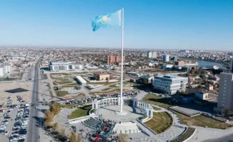 Торжественная церемония в Атырау: День Республики под звуки гимна