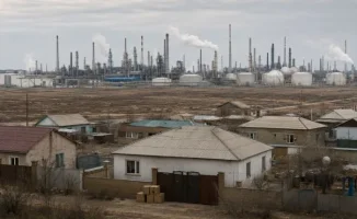 В Атырау создана рабочая комиссия для переселения жителей домов, расположенных вблизи Атырауского нефтеперерабатывающего завода (АНПЗ). Решение о переселении было принято в связи с необходимостью обеспечения безопасности и улучшения условий проживания. Ко